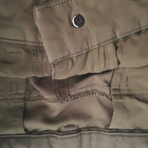 Lululemon Shorts Mens Green Mid Rise Slim Stretch Athletic Fit Performance - Picture 5 of 10